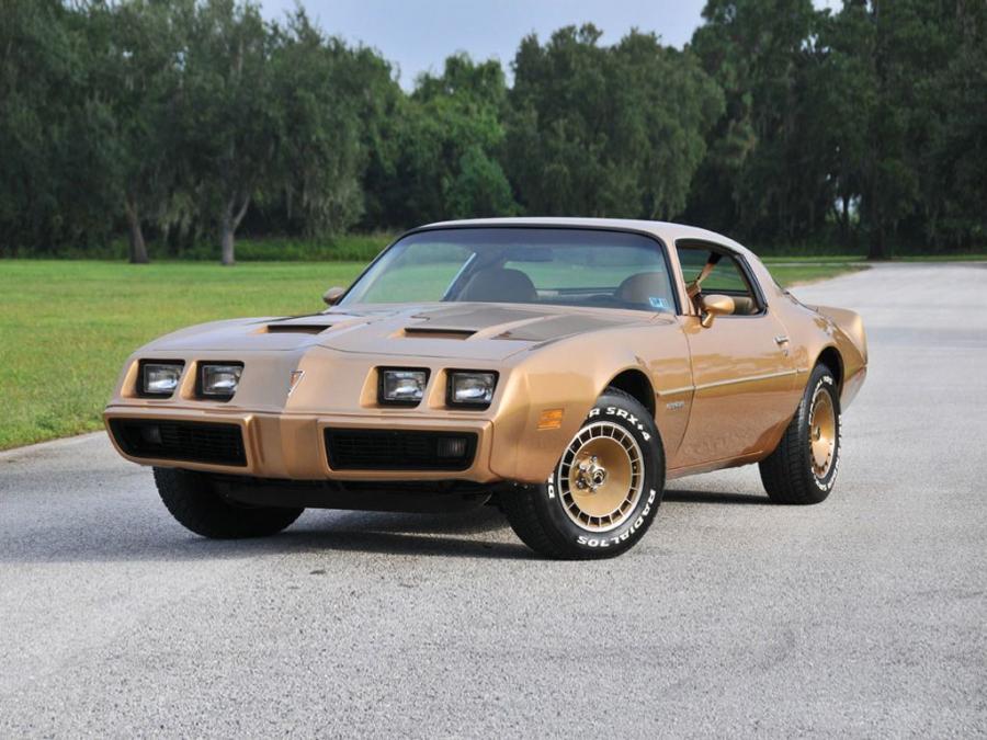  Pontiac Firebird Formula 1981 года  (фото 3 из 3)